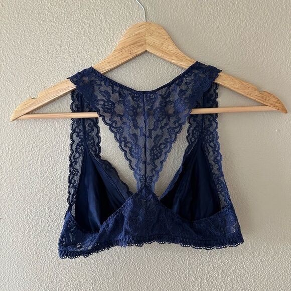 Victoria’s Secret Navy Blue Lace Bralette Size M - Picture 3 of 3